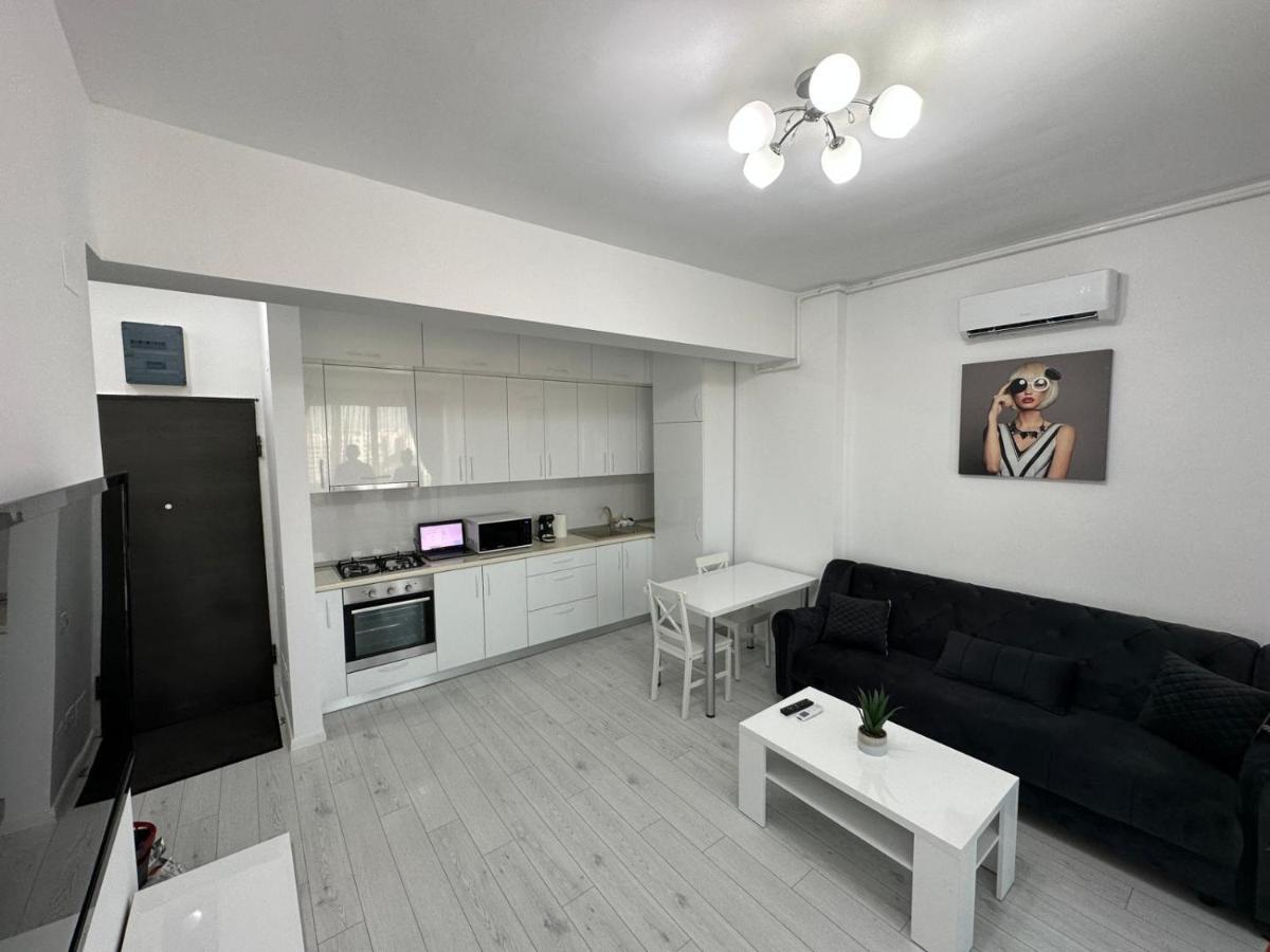 Giulia'S Home Bucharest Exterior photo